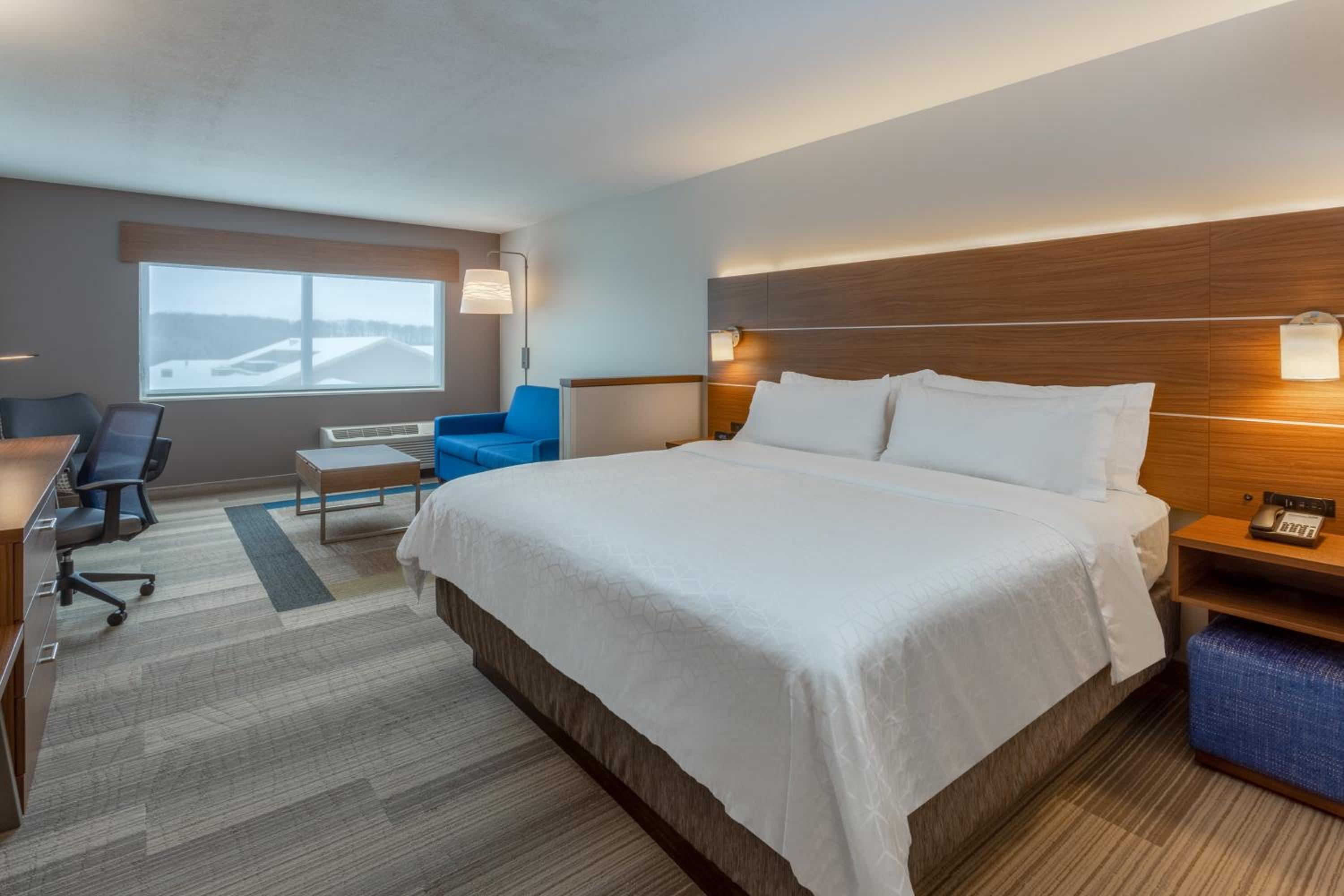 holiday inn express and suites rice lake by ihg