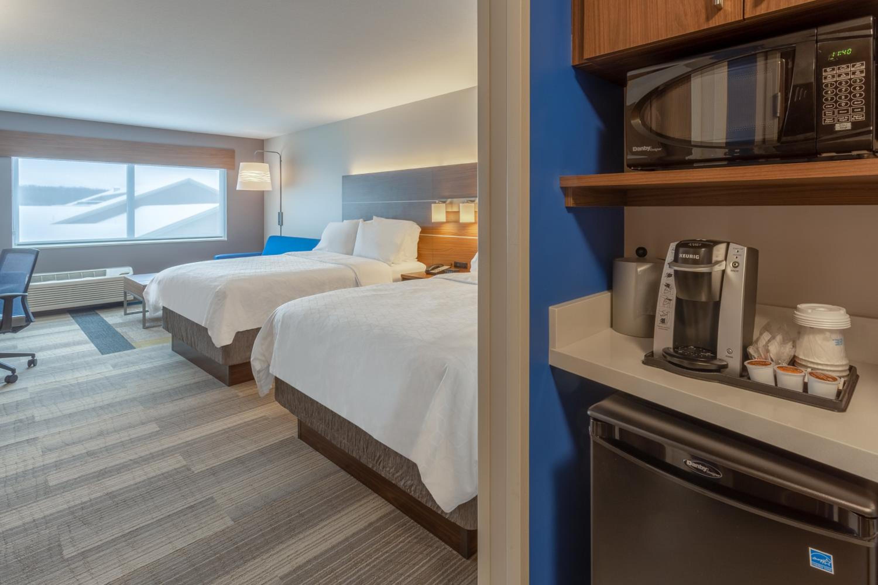 holiday inn express and suites rice lake by ihg