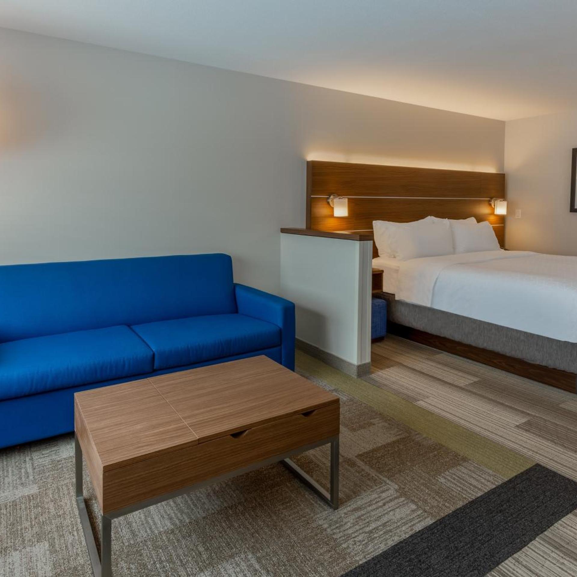 holiday inn express and suites rice lake by ihg