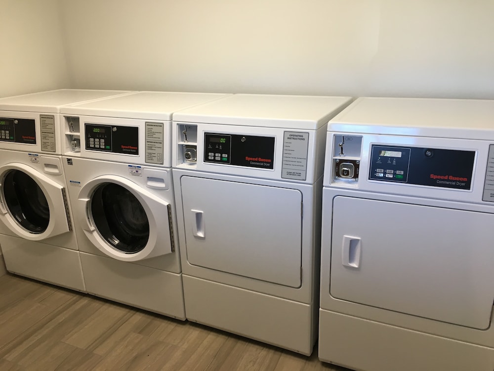 holiday inn express and suites rice lake by ihg