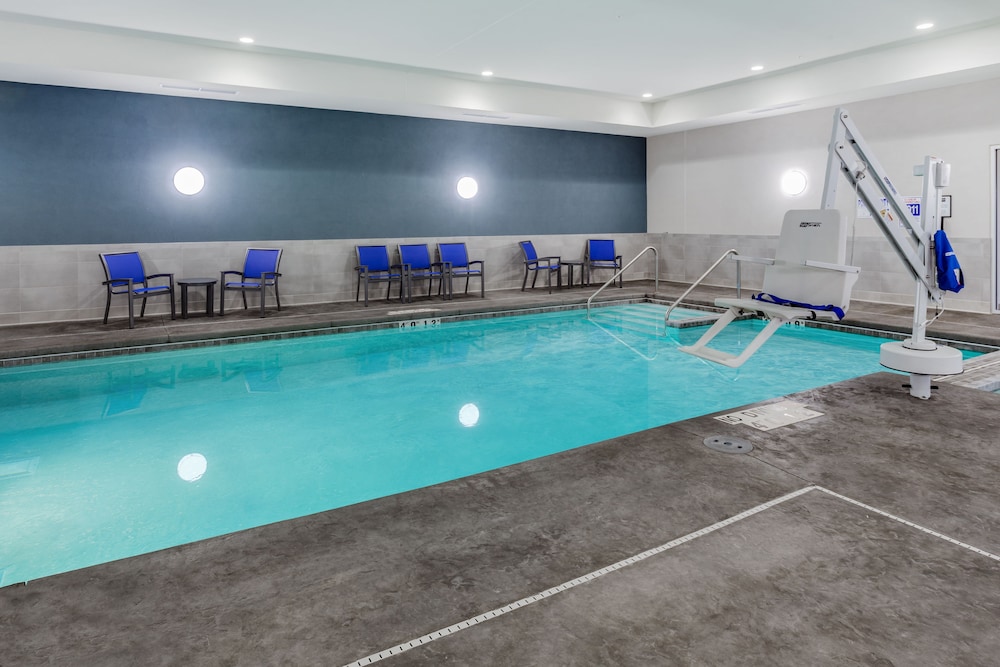 holiday inn express and suites rice lake by ihg