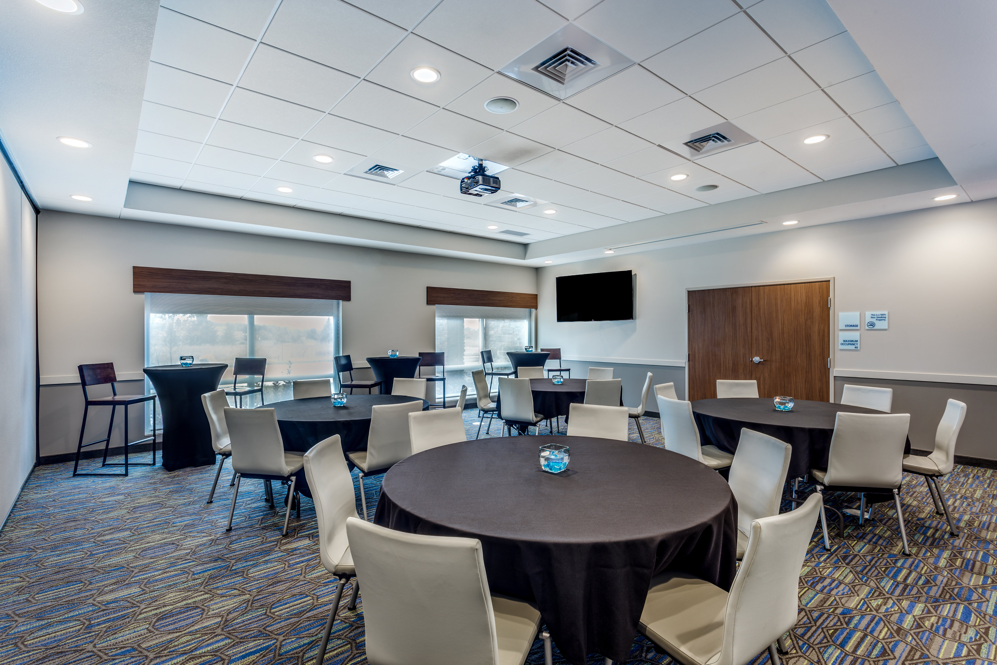 holiday inn express and suites rice lake by ihg