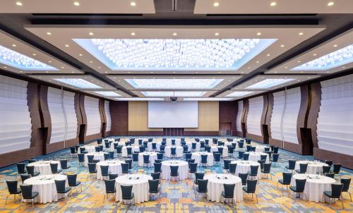 holiday inn doha the business park by ihg