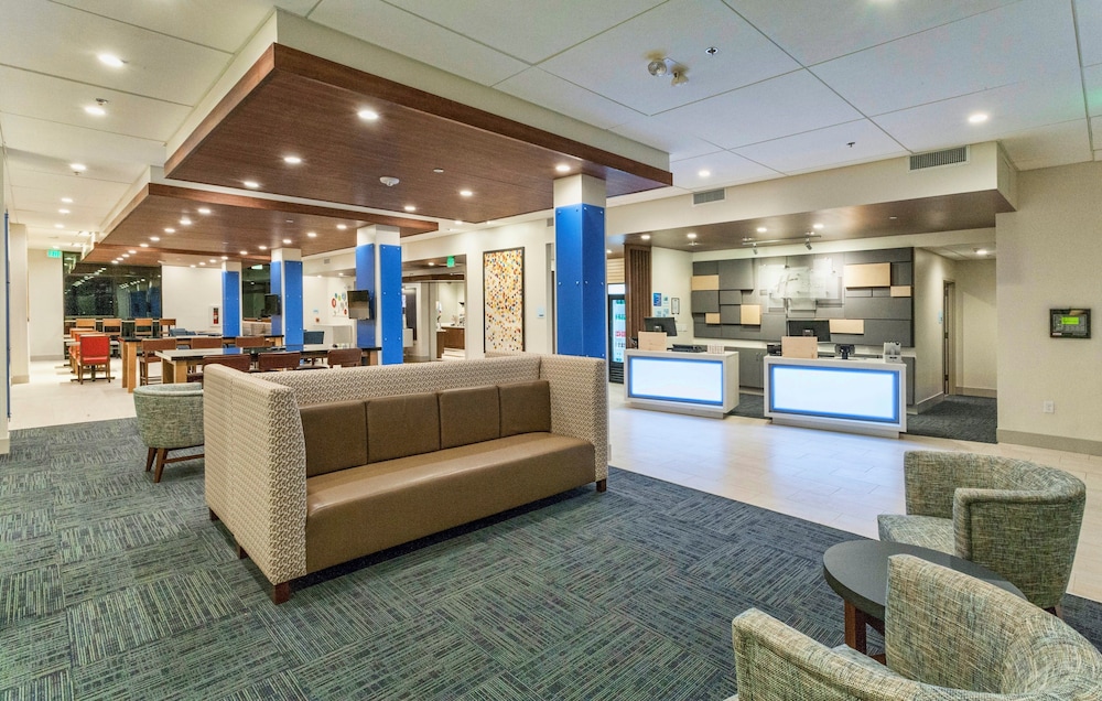 holiday inn express and suites dodge city by ihg