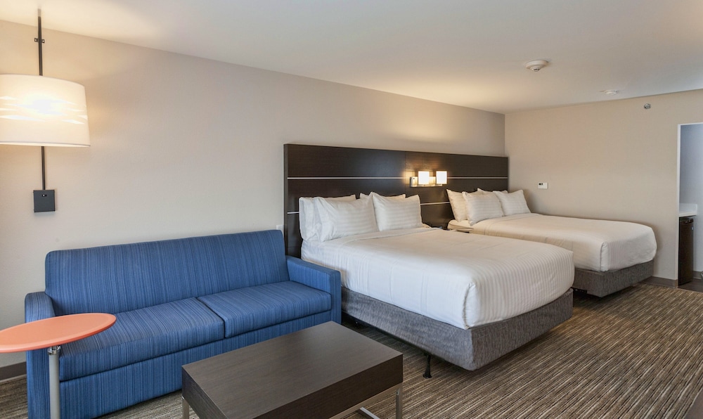holiday inn express and suites dodge city by ihg