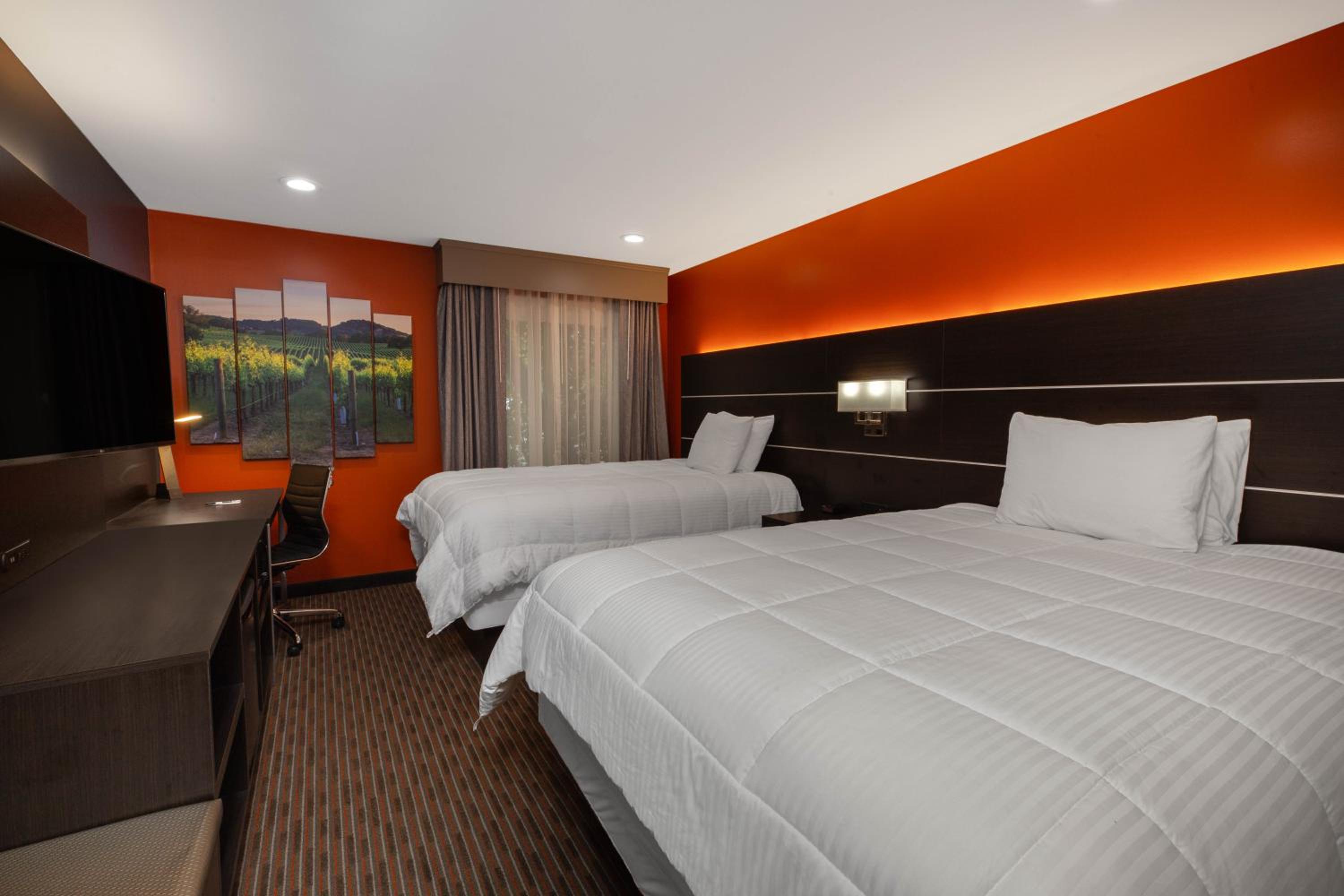 holiday inn express and suites dodge city by ihg
