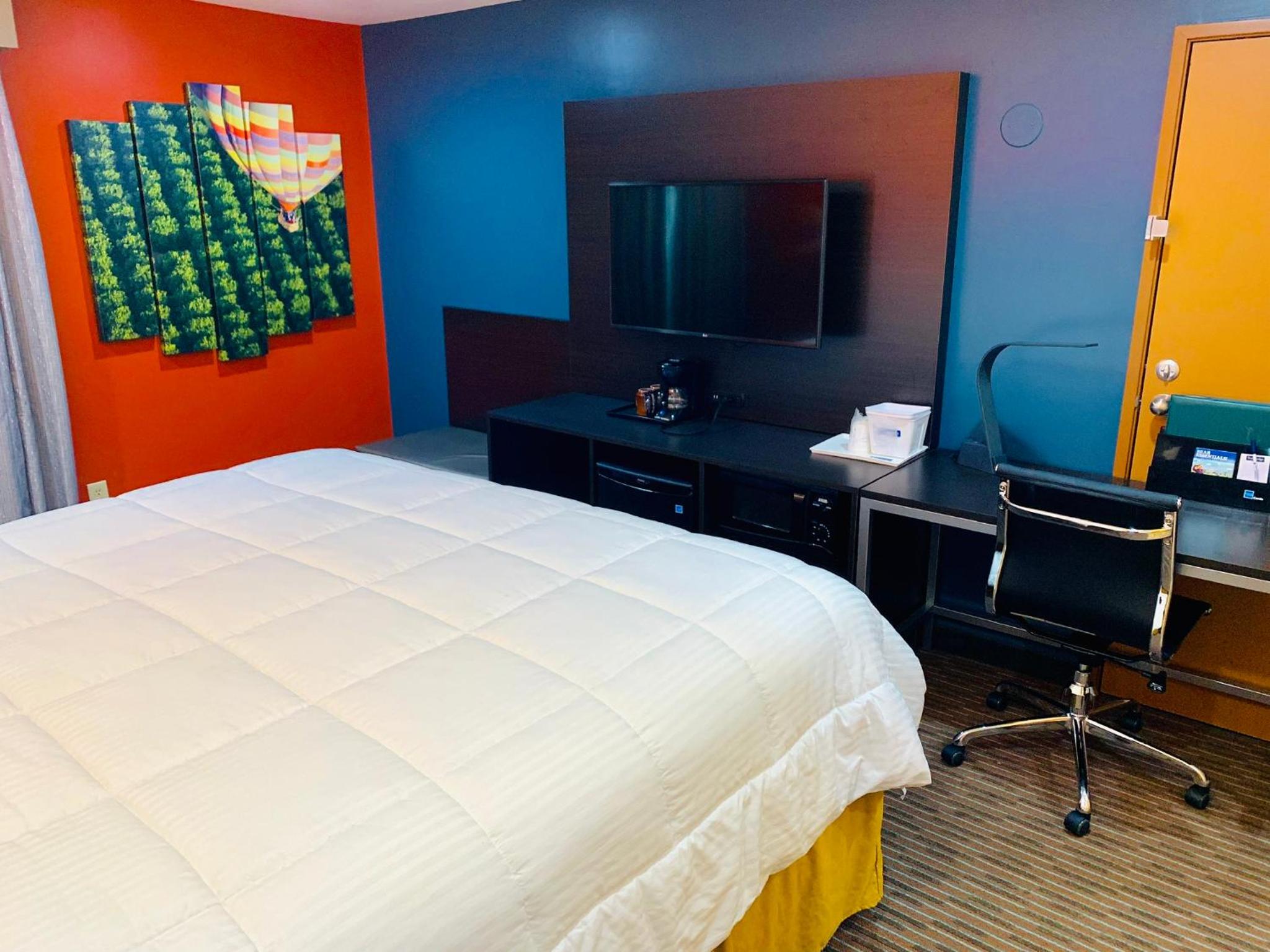 holiday inn express and suites dodge city by ihg
