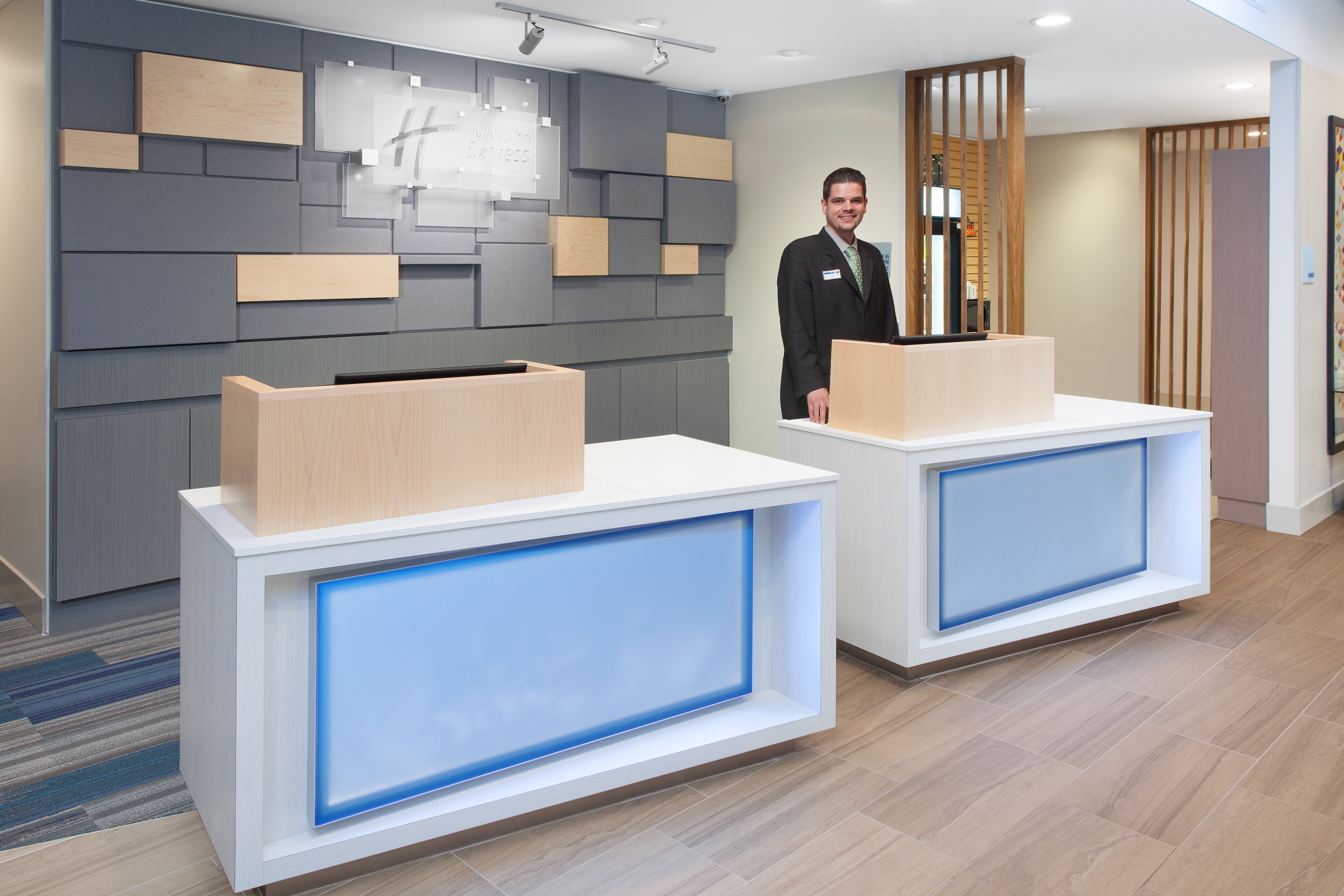 holiday inn express and suites detroit sterling heights by ihg
