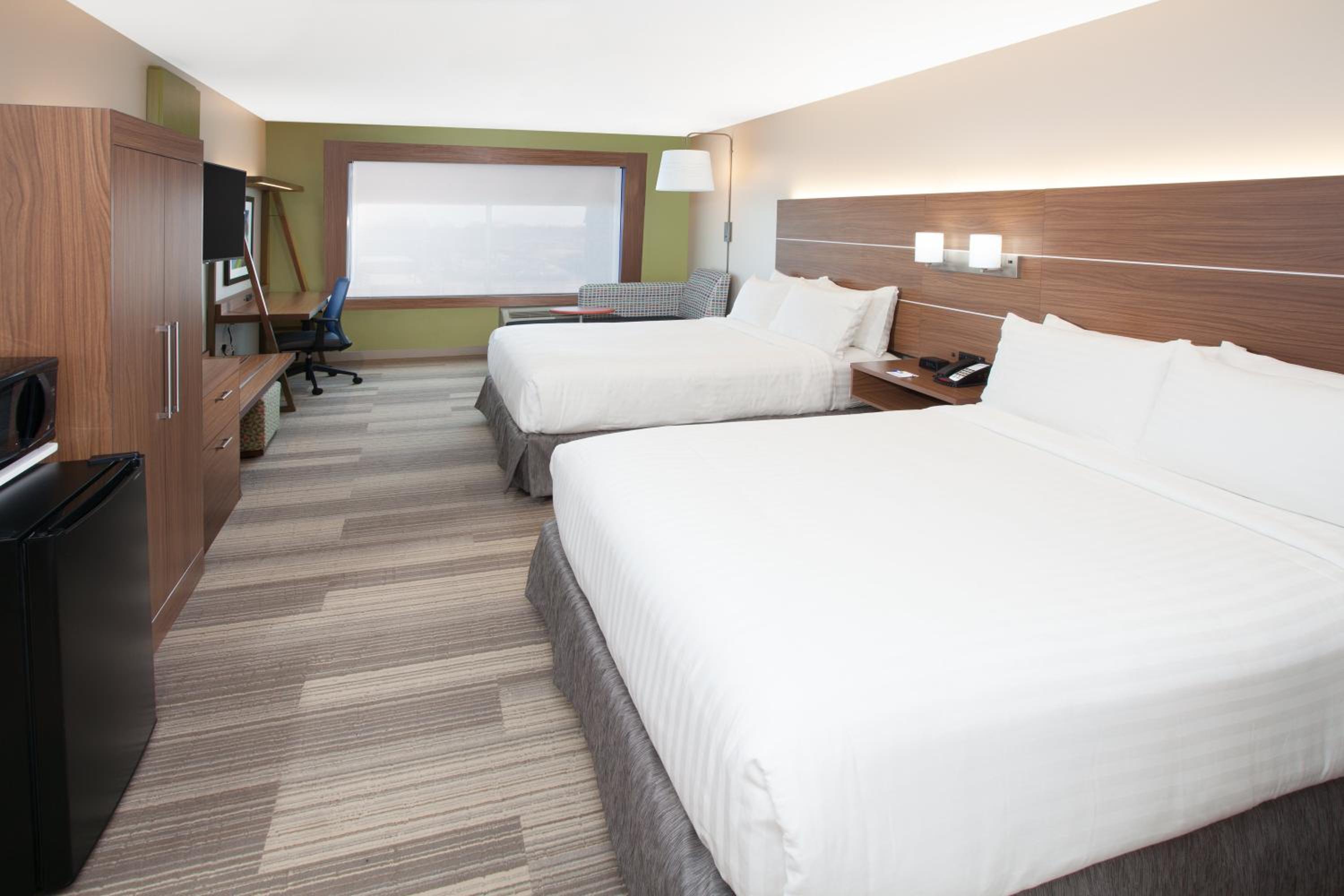 holiday inn express and suites detroit sterling heights by ihg