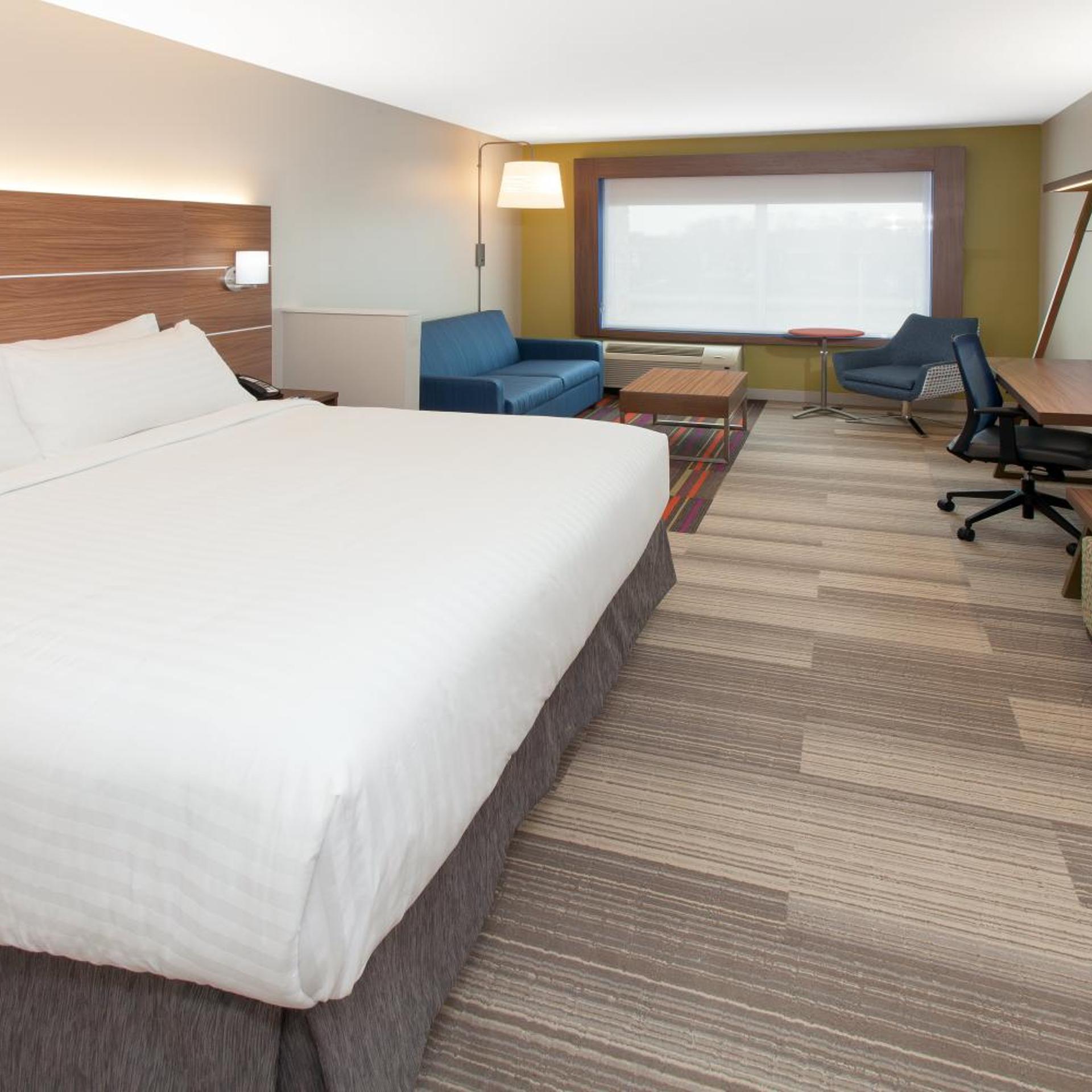 holiday inn express and suites detroit sterling heights by ihg