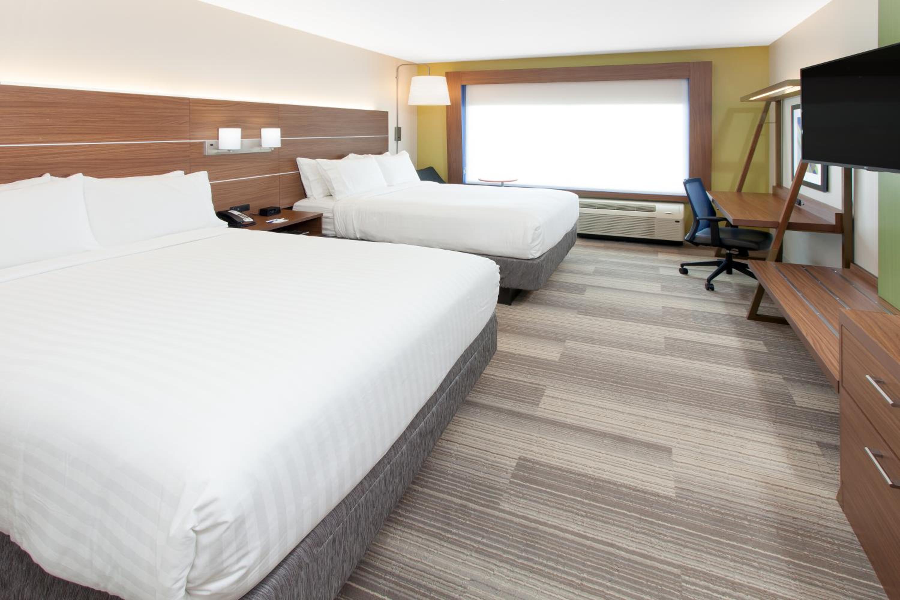 holiday inn express and suites detroit sterling heights by ihg
