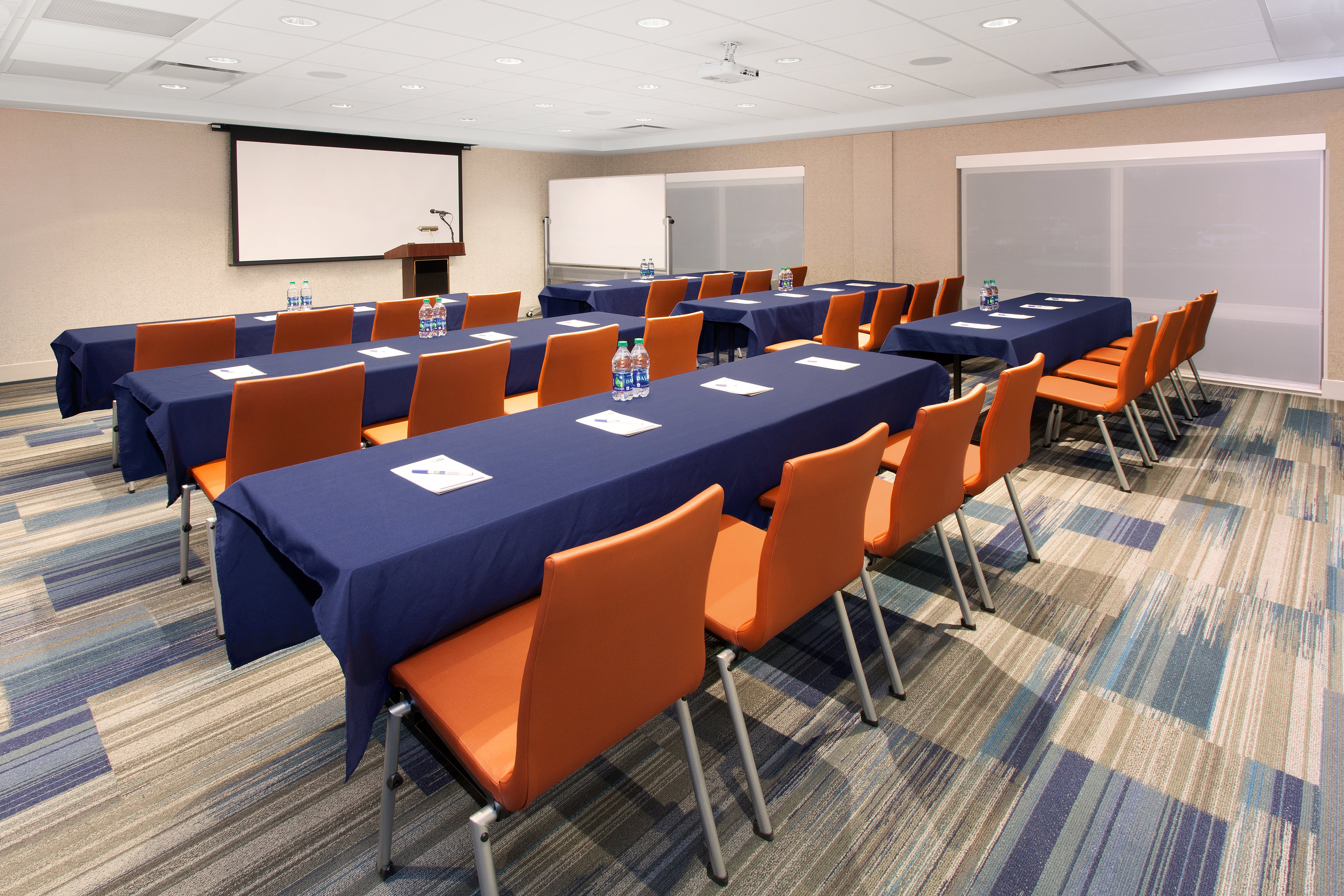 holiday inn express and suites detroit sterling heights by ihg