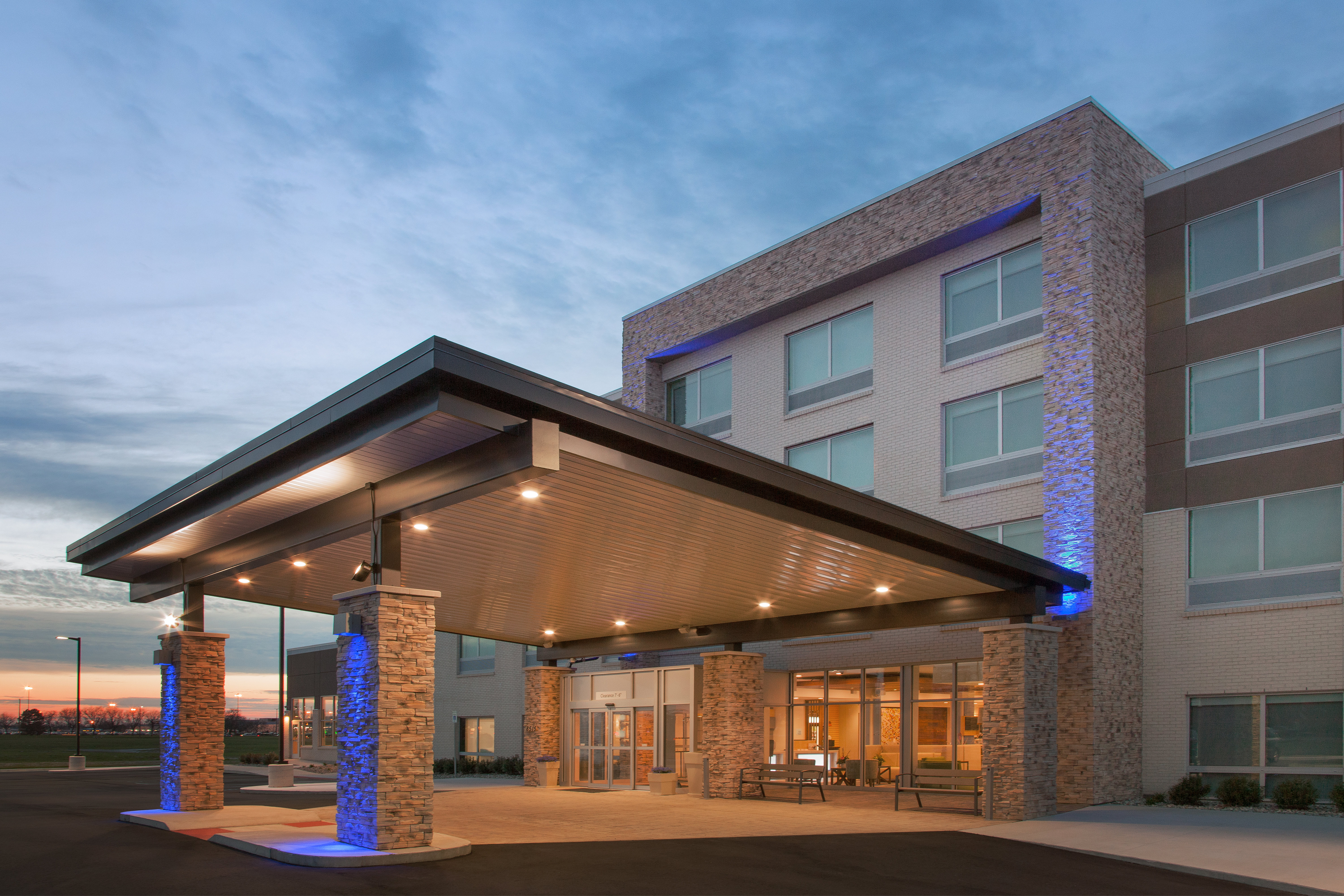 holiday inn express and suites detroit sterling heights by ihg