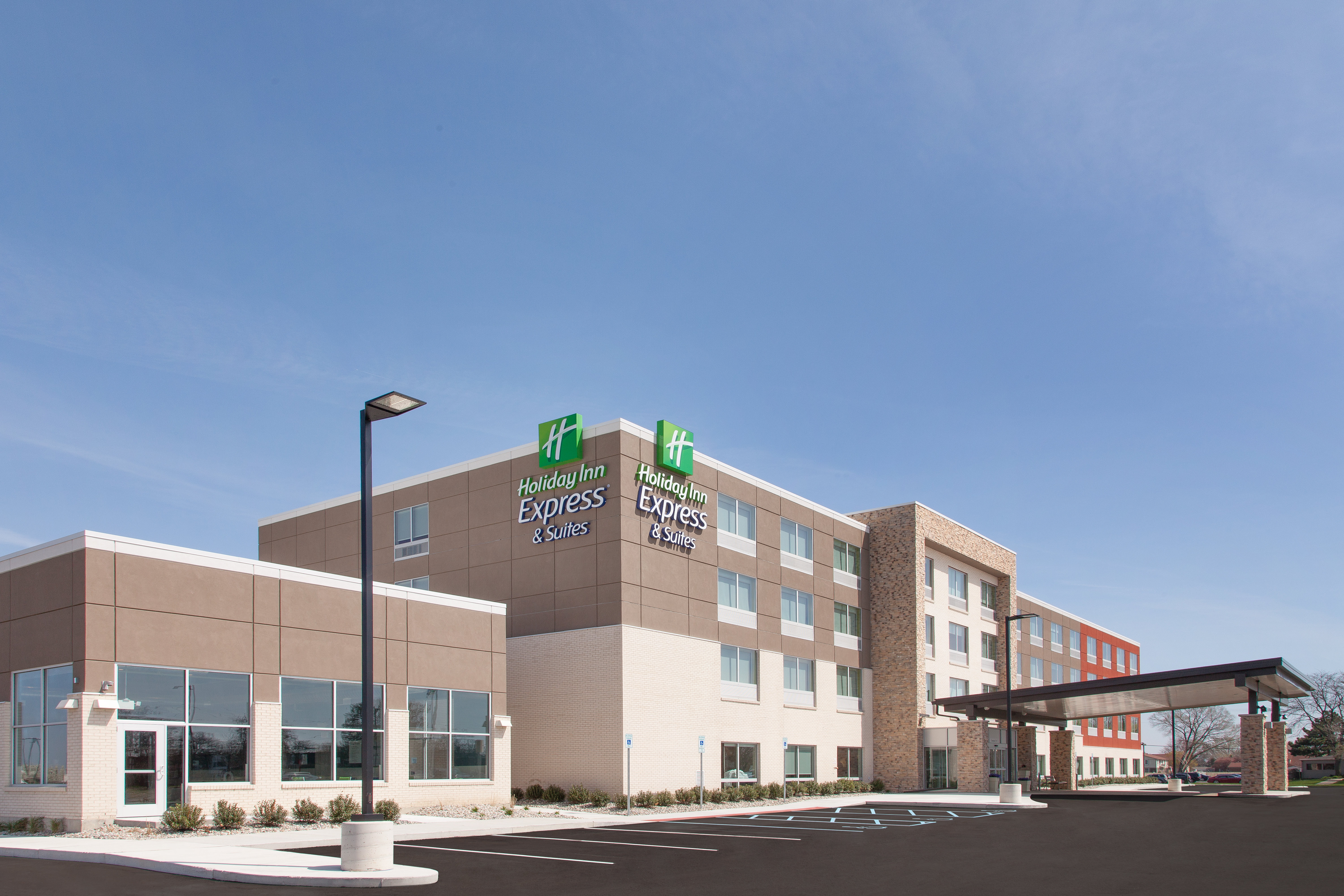 holiday inn express and suites detroit sterling heights by ihg