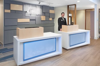 holiday inn express and suites detroit sterling heights by ihg