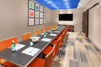 holiday inn express and suites detroit sterling heights by ihg