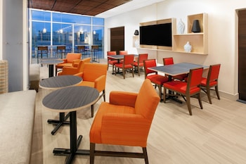 holiday inn express and suites detroit sterling heights by ihg