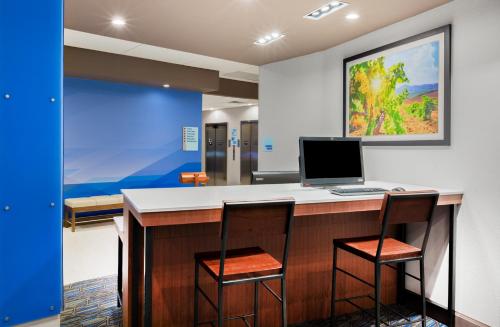 holiday inn express and suites prosser yakima vall