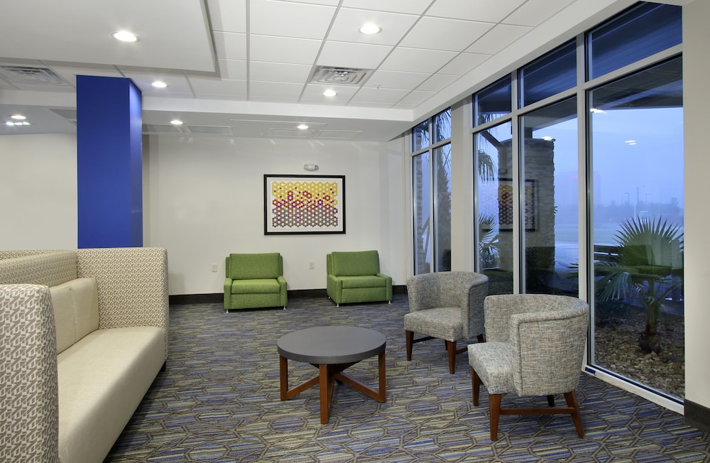 holiday inn express and suites columbus north by ihg