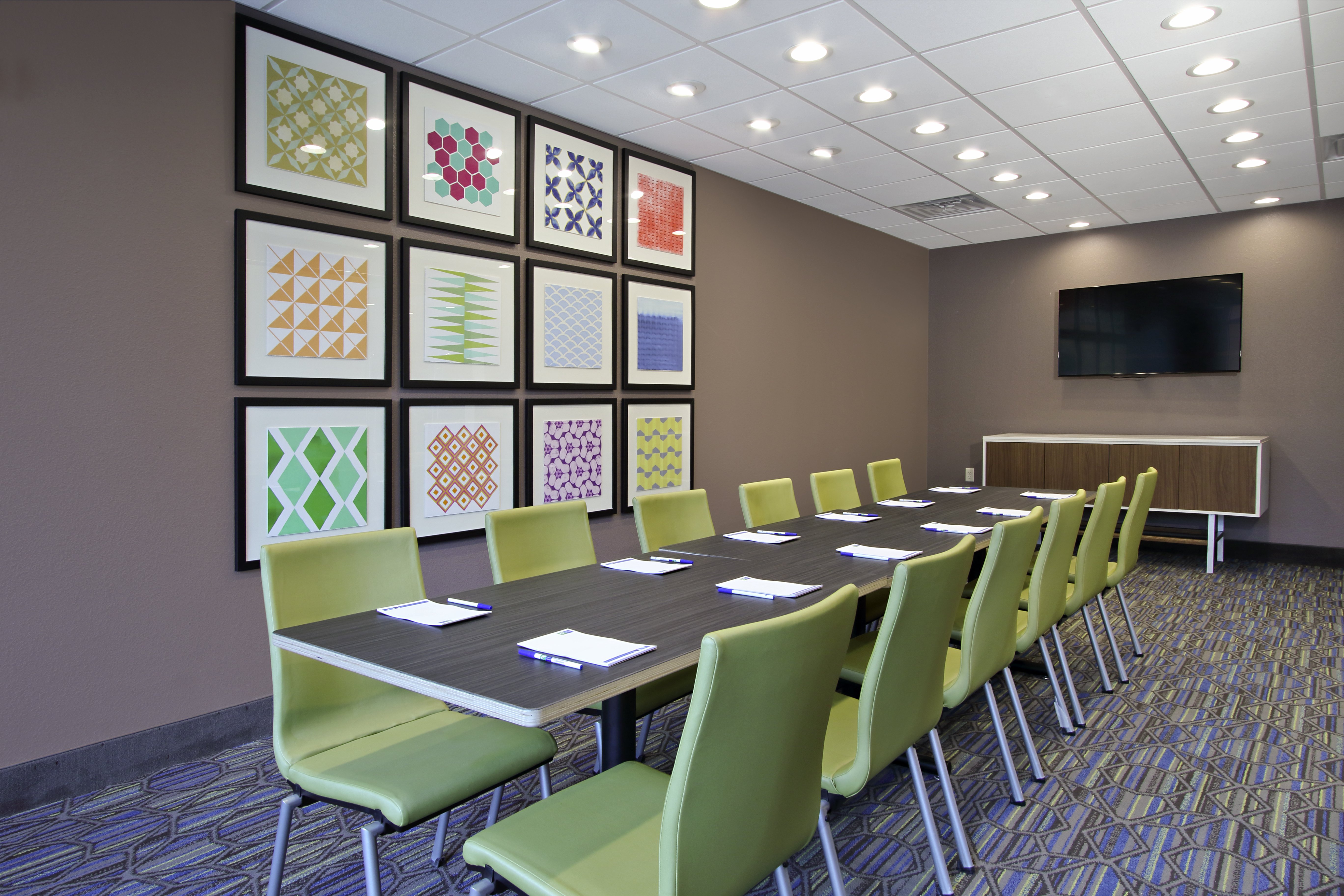 holiday inn express and suites columbus north by ihg