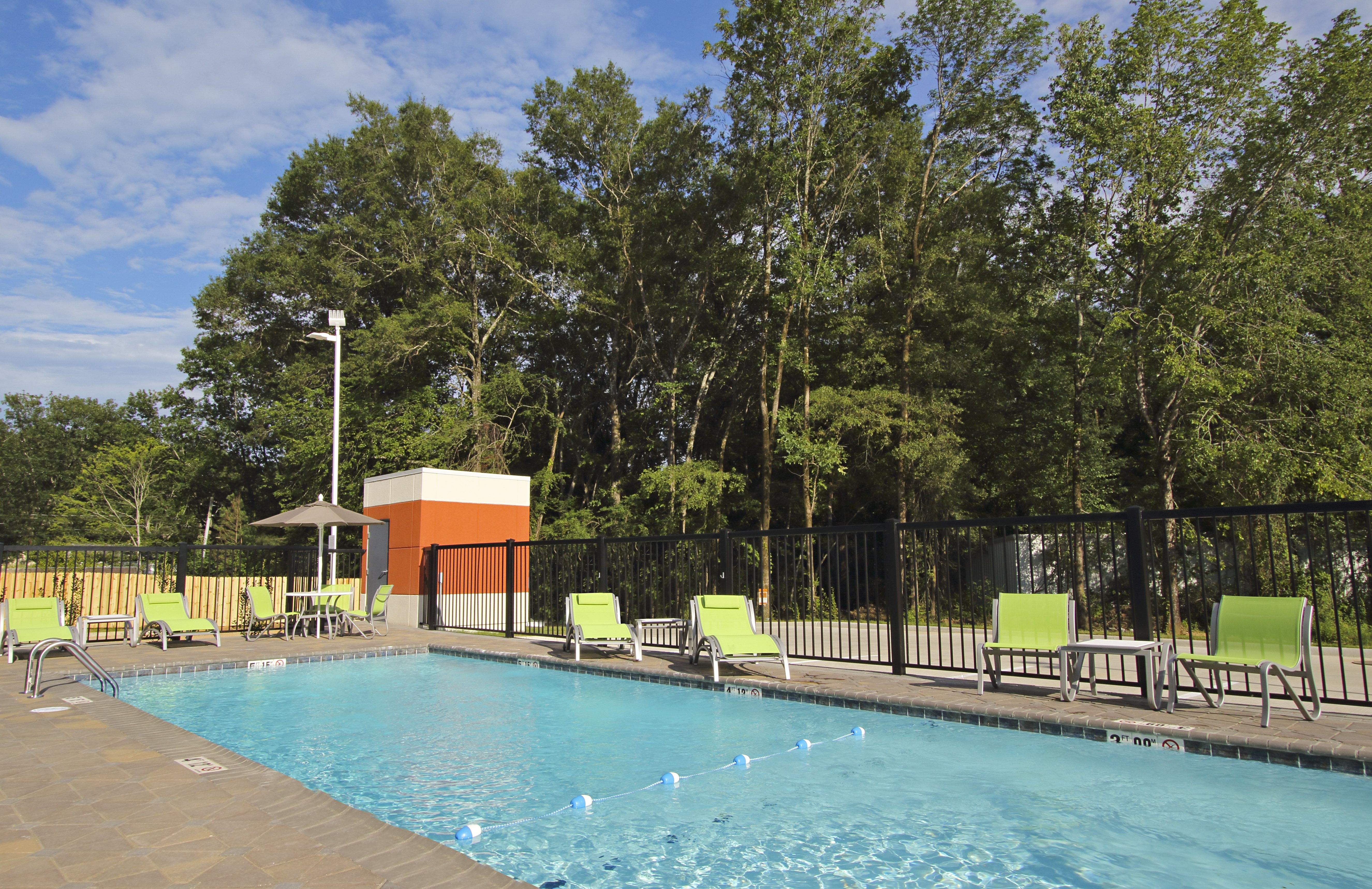 holiday inn express and suites columbus north by ihg