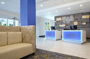 Holiday Inn Express & Suites Columbus North By Ihg,West Point>>Columbus,3 star