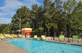 holiday inn express and suites columbus north an ihg hotel