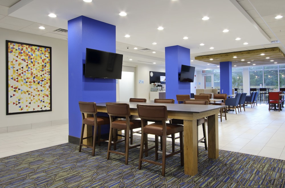 holiday inn express and suites columbus north by ihg
