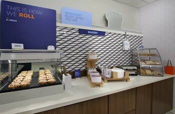 holiday inn express and suites columbus north by ihg