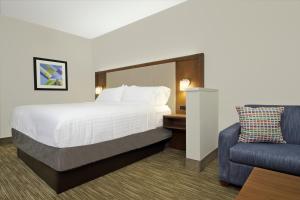holiday inn express and suites columbus north by ihg