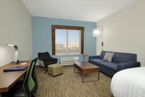 holiday inn express and suites columbus north by ihg