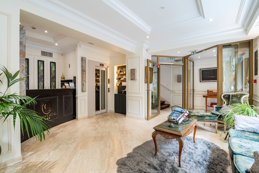 queens boutique hotel