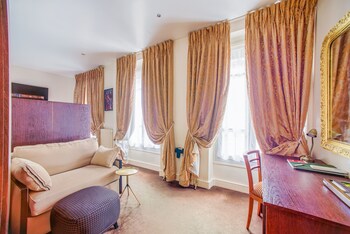 queens boutique hotel