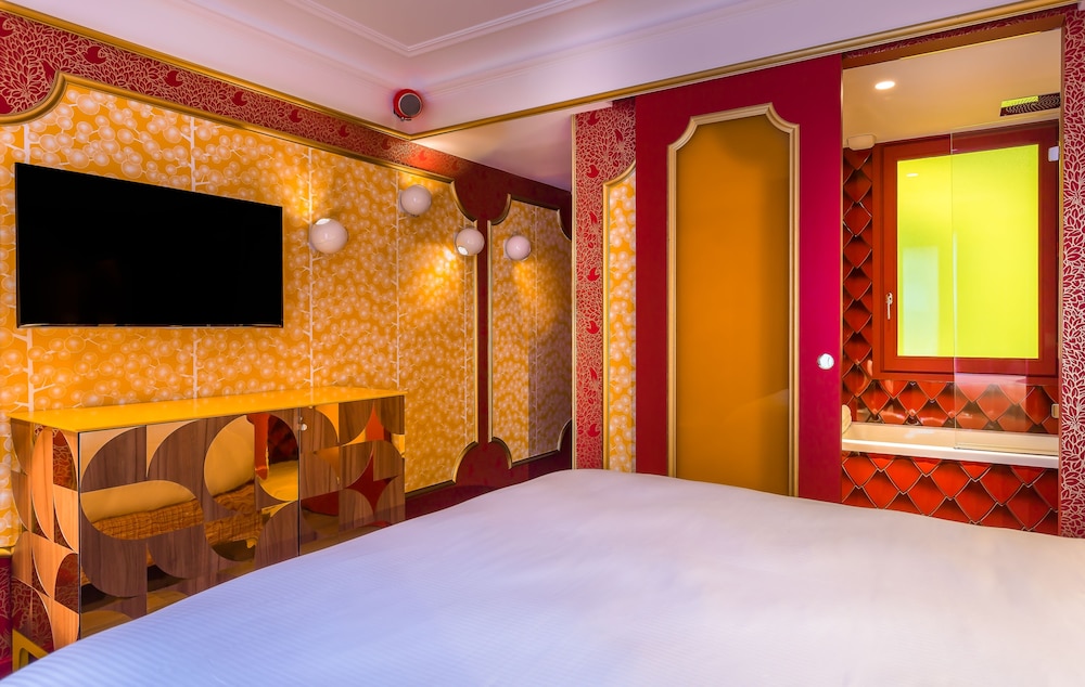 idol hotel