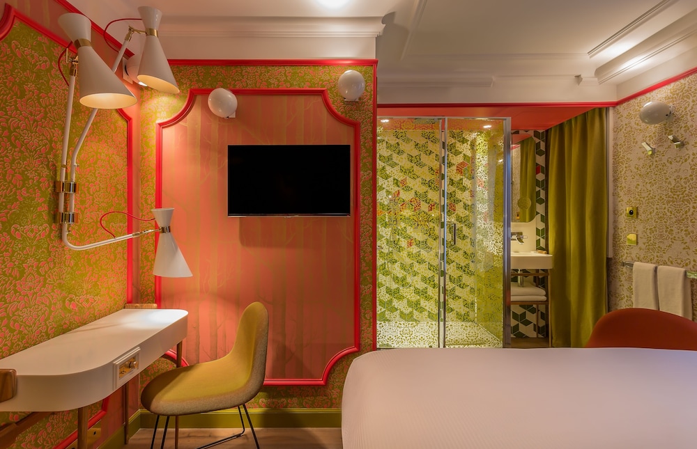 idol hotel