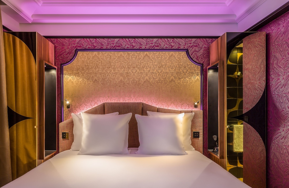 idol hotel