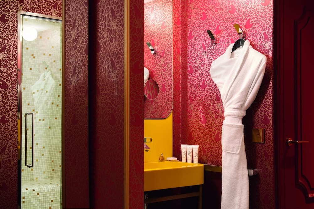 idol hotel
