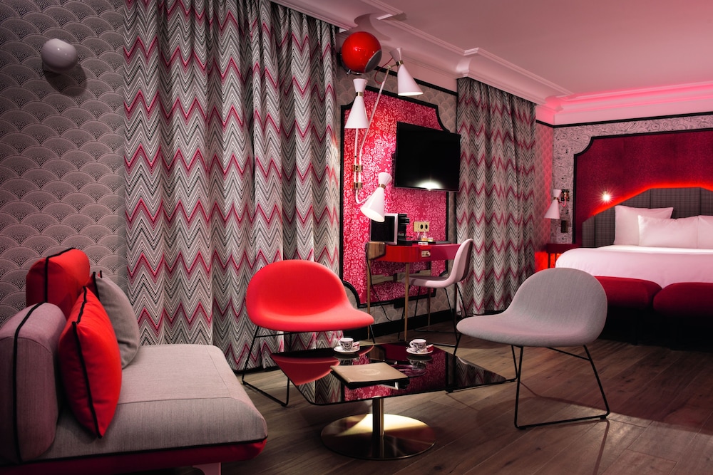 idol hotel