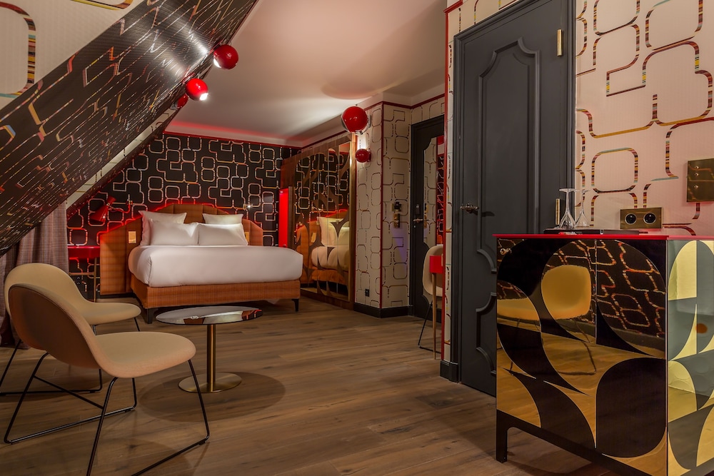 idol hotel