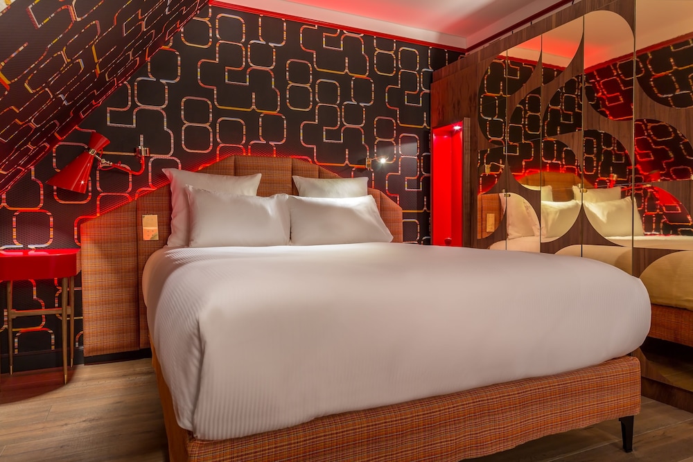 idol hotel