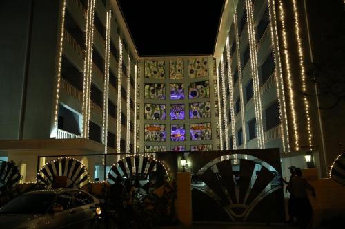 cowrie shell beach apartments