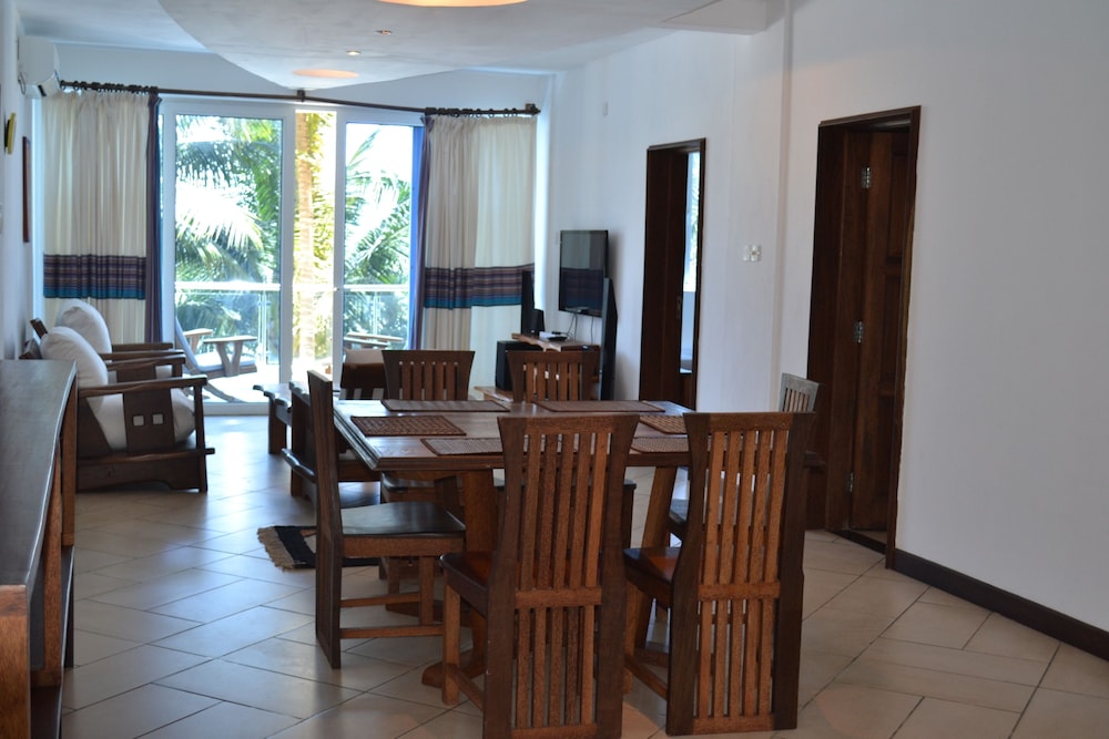 cowrie shell beach apartments