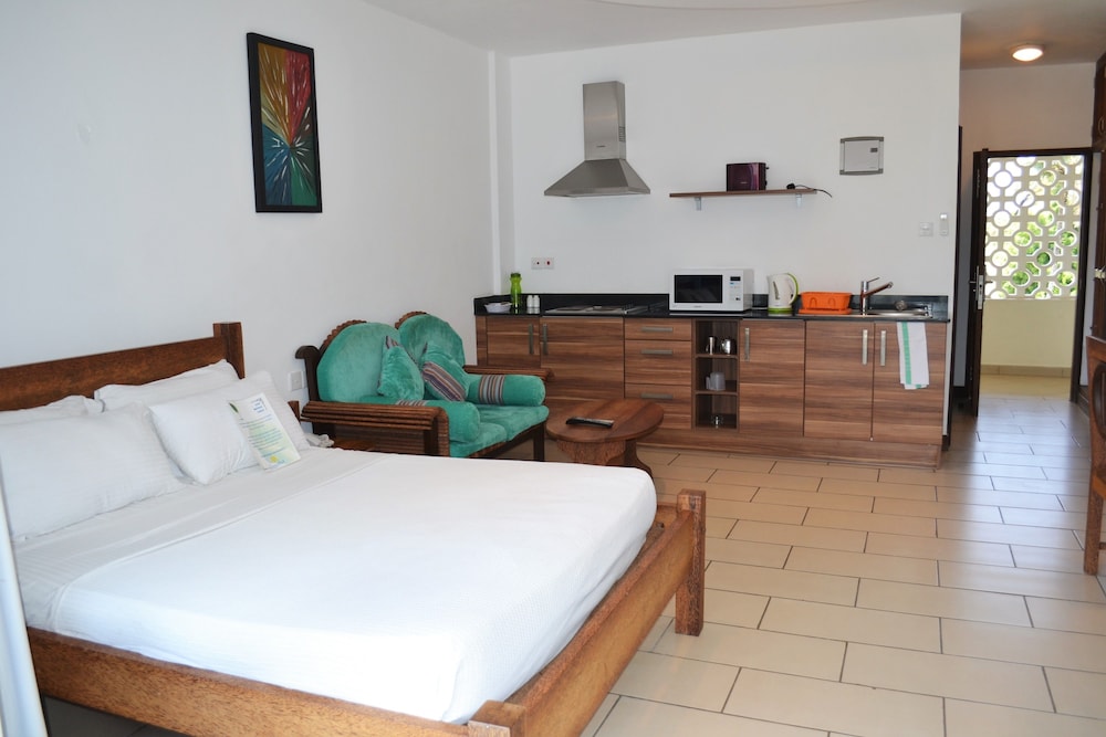 cowrie shell beach apartments