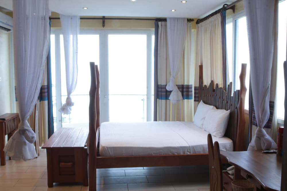 cowrie shell beach apartments