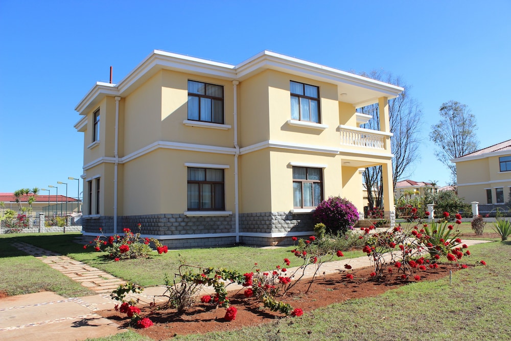 madagascar golden peacock hotel