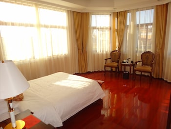 madagascar golden peacock hotel