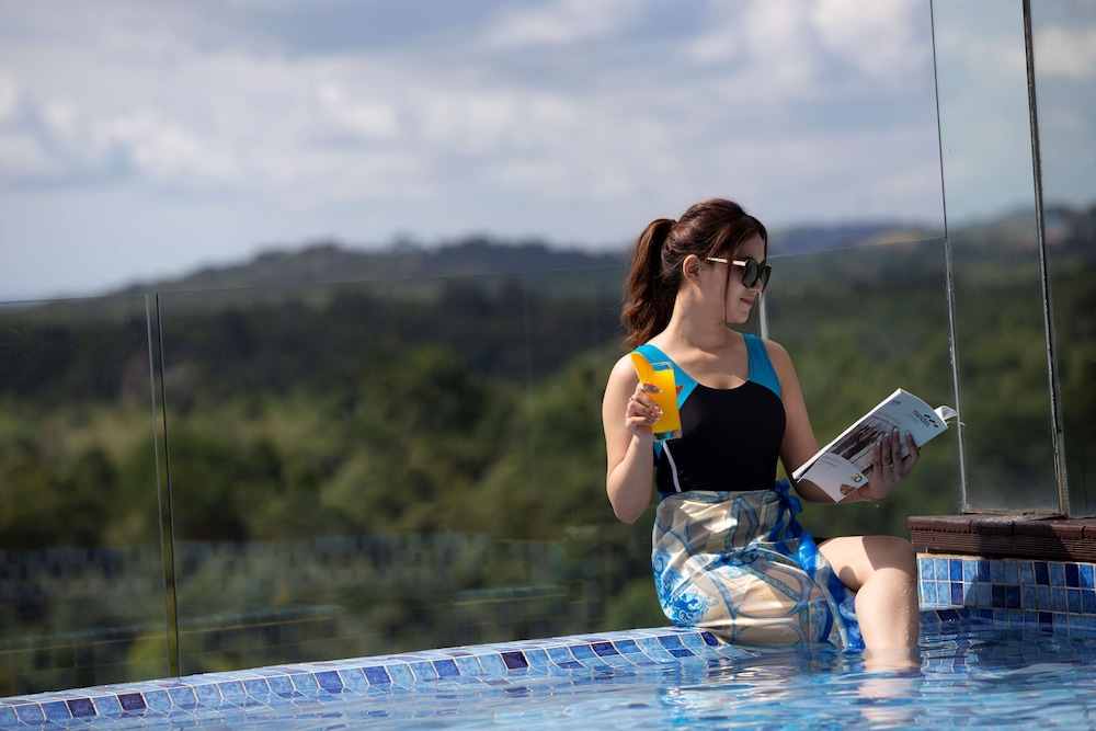 wyndham panbil batam