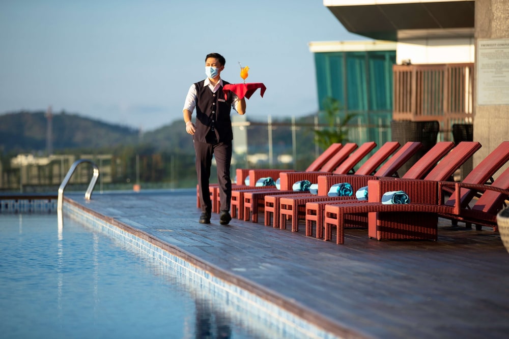 wyndham panbil batam
