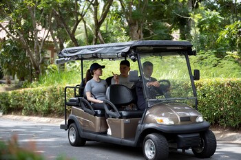 wyndham panbil batam