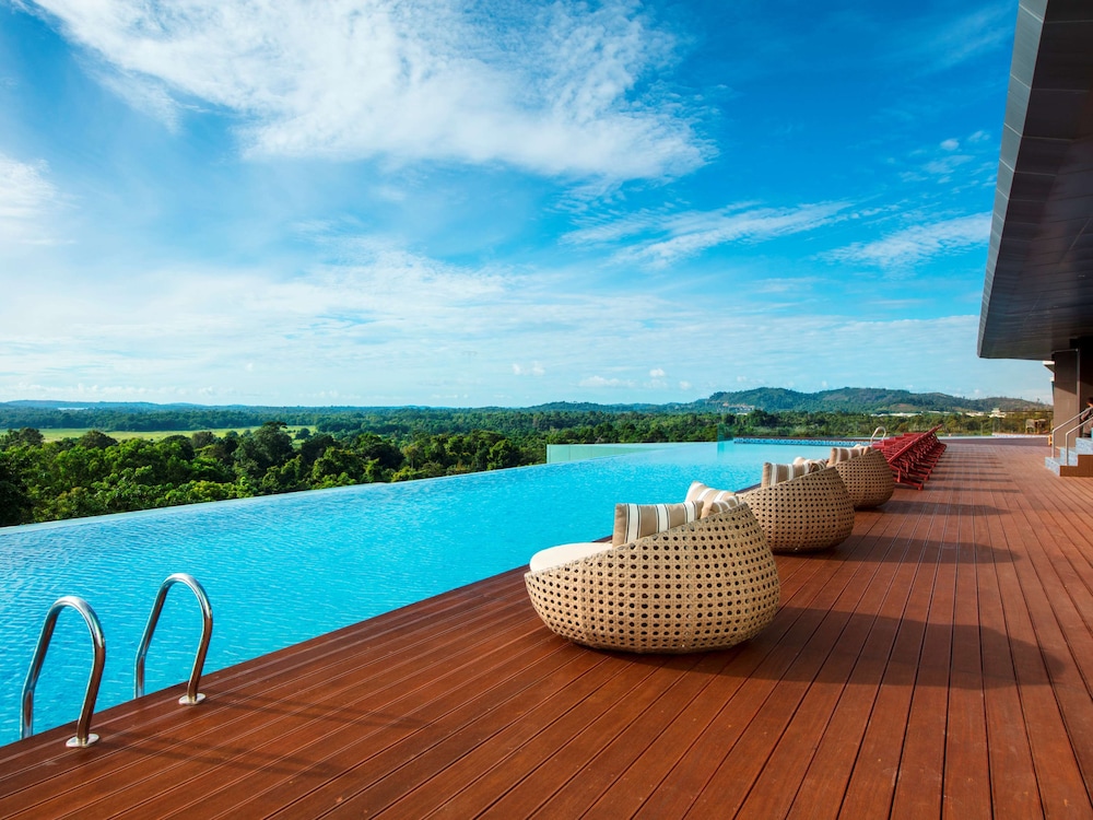 wyndham panbil batam